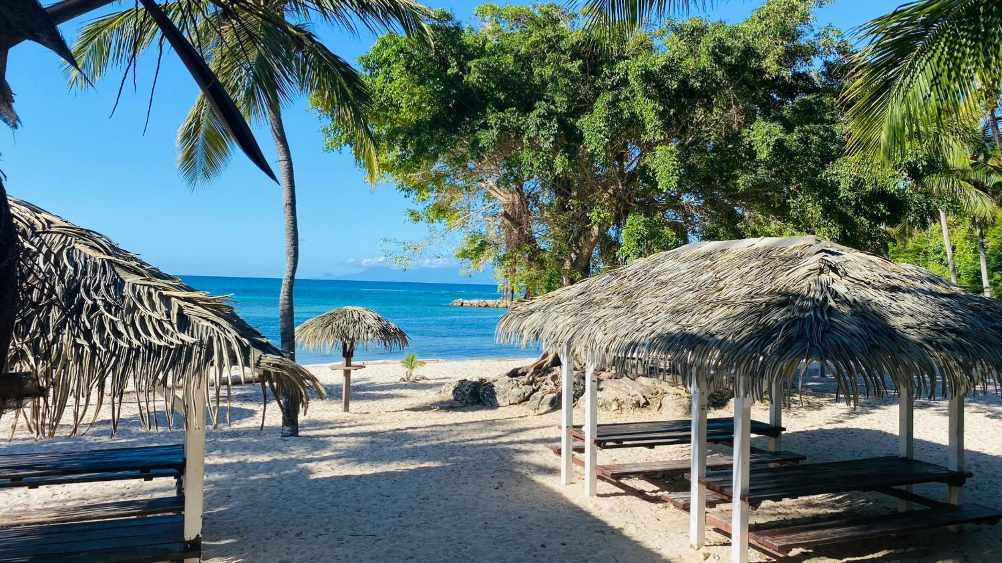 Brin D'Ile Anse Des Rochers Vue Mer A 50 M De La Plage Et Piscine Saint-Francois  Luaran gambar