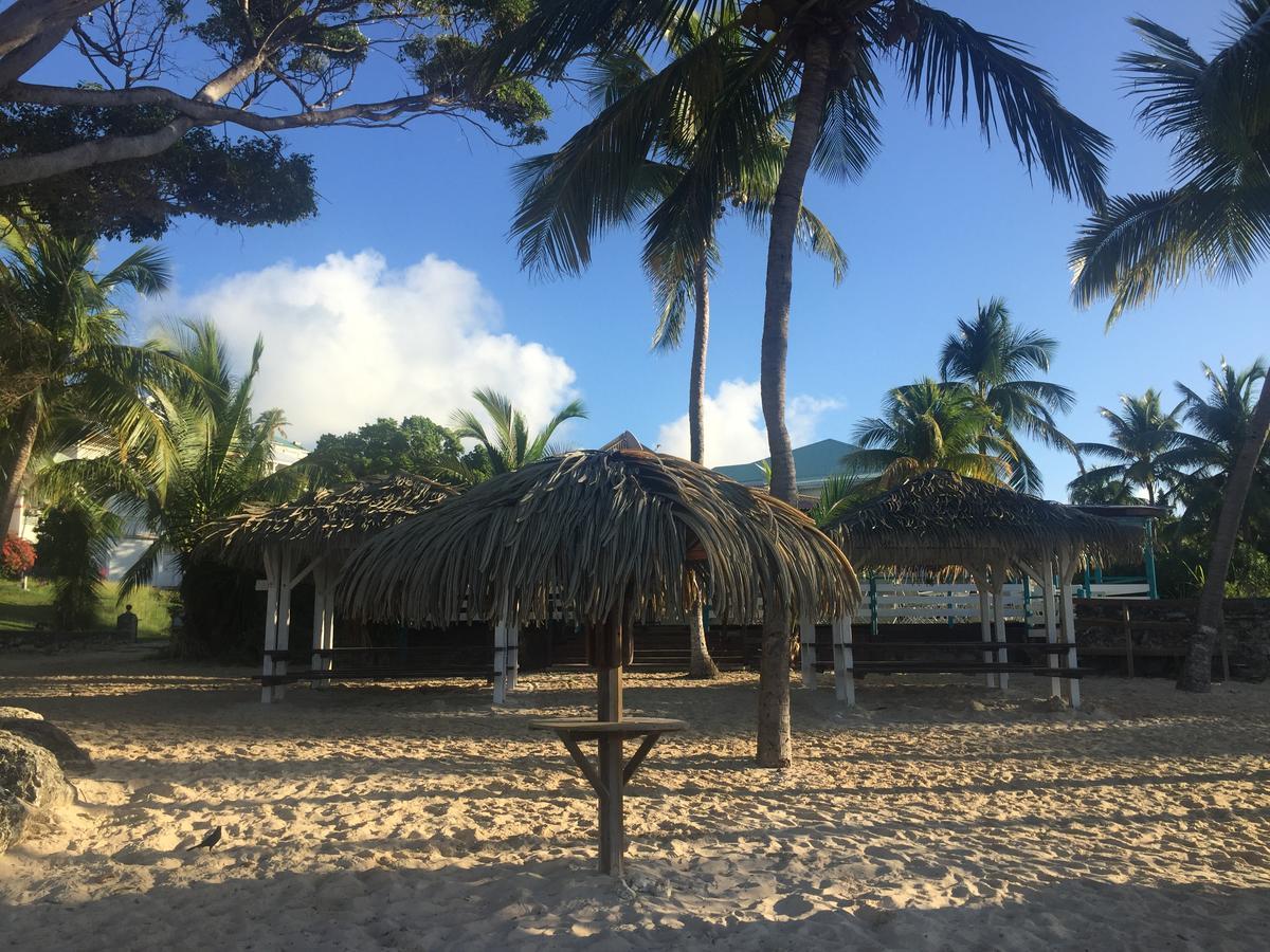 Brin D'Ile Anse Des Rochers Vue Mer A 50 M De La Plage Et Piscine Saint-Francois  Luaran gambar